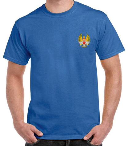 Camiseta emblema tres ejércitos.