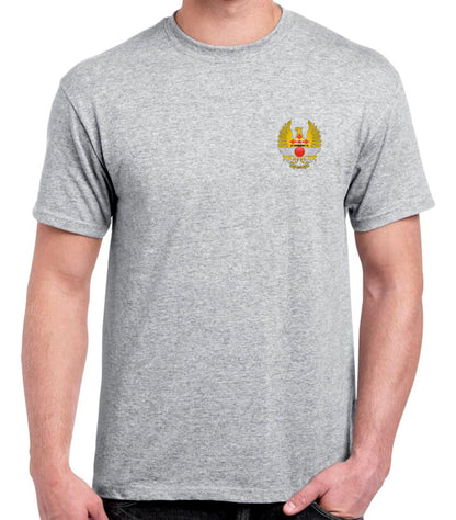 Camiseta emblema tres ejércitos.