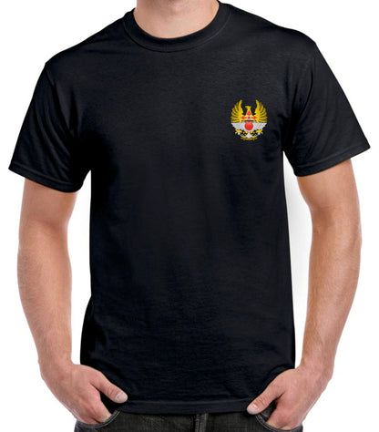 Camiseta emblema tres ejércitos.