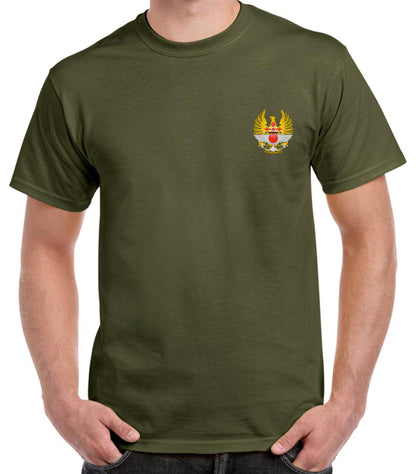 Camiseta emblema tres ejércitos.