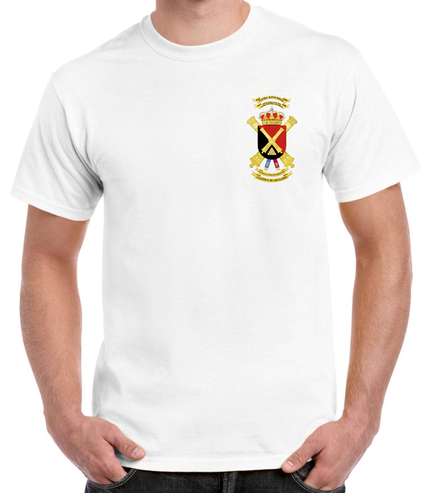 Camiseta Academia de Artillería escudo oficial.